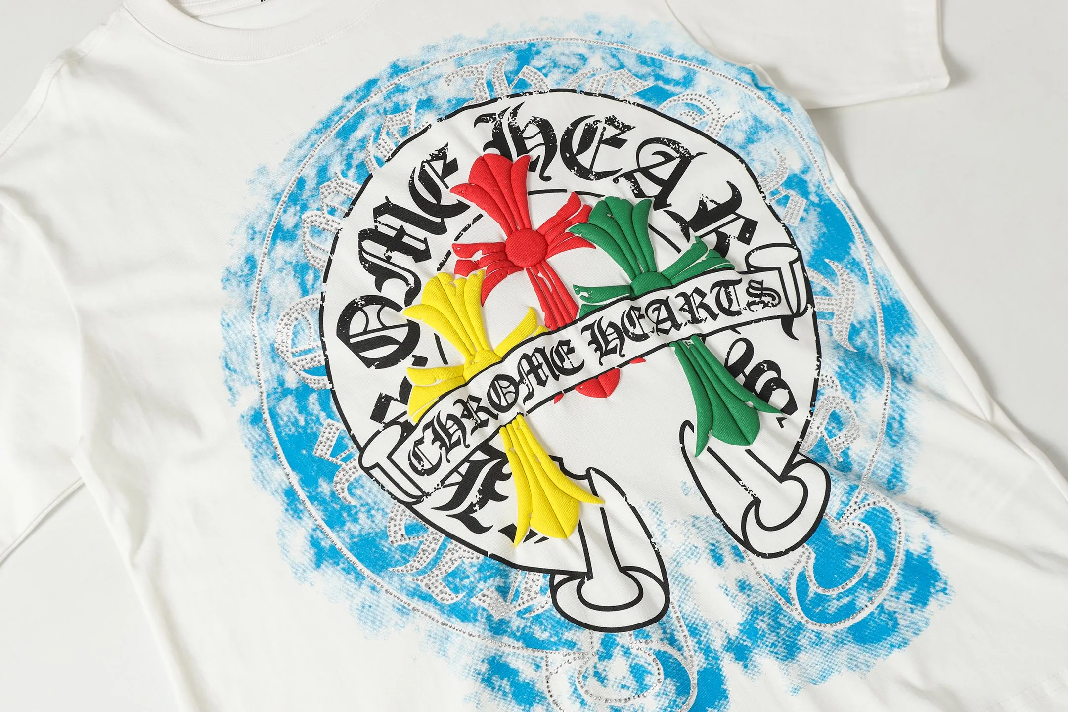 P170 Chrome Hearts CH Chrome Hearts Colorful Horseshoe Sanskrit Hot Diamond Letters Printed Short Sleeve T-shirt Uses direct injection imported machine printing. All hardware and accessories are milled and customized. Correctly configured. Black 2025 Chrome Hearts genuine packaging. 260 grams of custom-dyed double yarn cotton. Large version. Loose and stylish. Differentiated from low version, slim and long version with upper body and raised hips. 100% commitment: top quality. Not fast food. Highest version on the market. Top quality - different from ordinary versions on the market. If you care about quality, you should also respect the price. Absolutely 0 after-sales service and 0 return rate so far. It’s hard not to love the style - 260g double yarn cotton custom dyed fabric - Correct high-density main mark, washed tag, hand-sewn